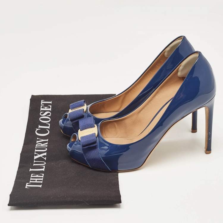 Pre Owned Salvatore Ferragamo Blue Patent Leather Vara Bow Peep Toe Pumps Size 37