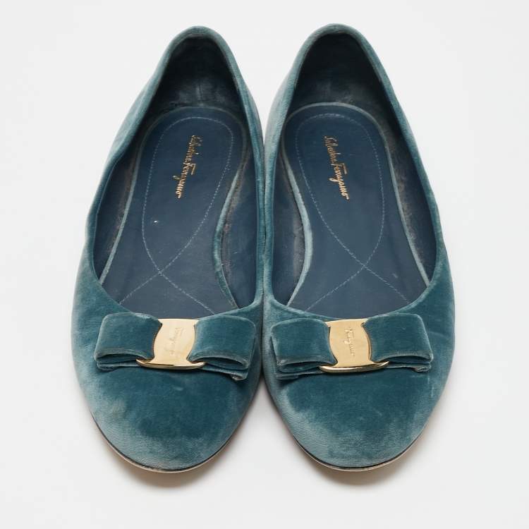 Pre Owned Salvatore Ferragamo Blue Velvet Vara Bow Ballet Flats Size 40