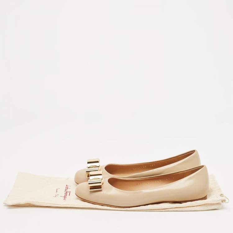 Pre Owned Salvatore Ferragamo Beige Leather Varina Ballet Flats Size 37