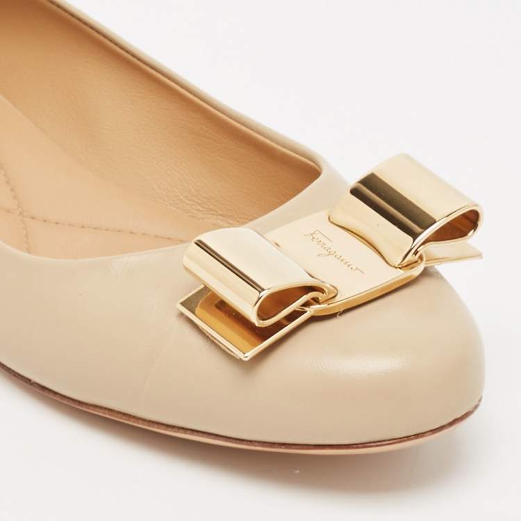 Pre Owned Salvatore Ferragamo Beige Leather Varina Ballet Flats Size 37
