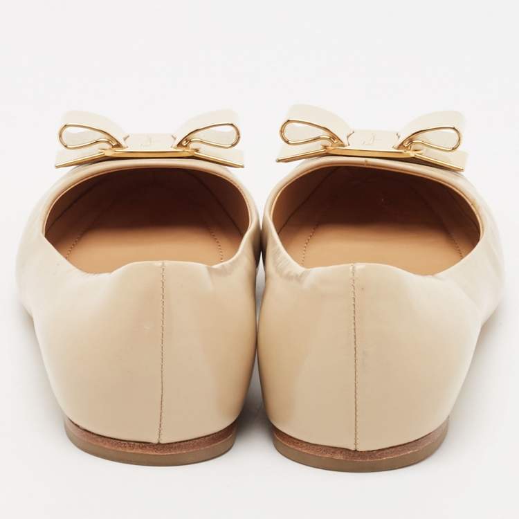 Pre Owned Salvatore Ferragamo Beige Leather Varina Ballet Flats Size 37