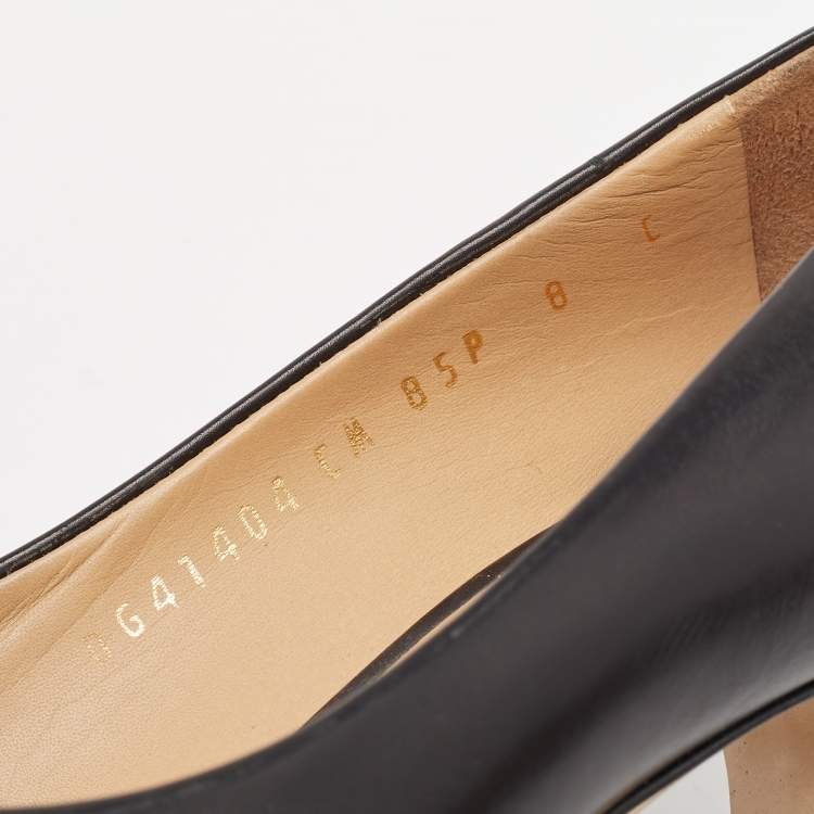 Pre Owned Salvatore Ferragamo Black Leather Vara Bow Pumps Size 38.5