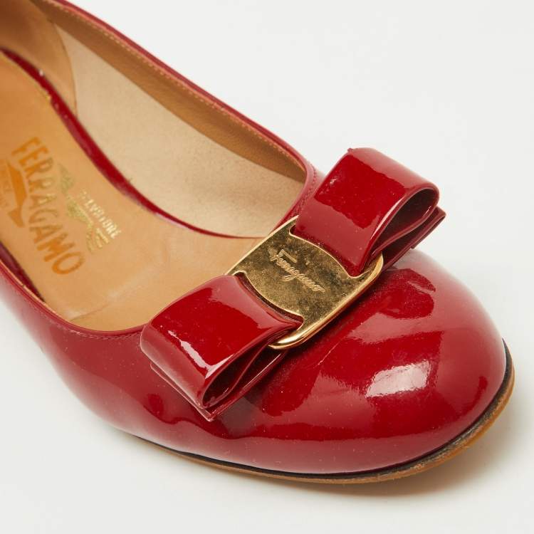 Pre Owned Salvatore Ferragamo Red Patent Leather Vara Bow Pumps Size 37.5