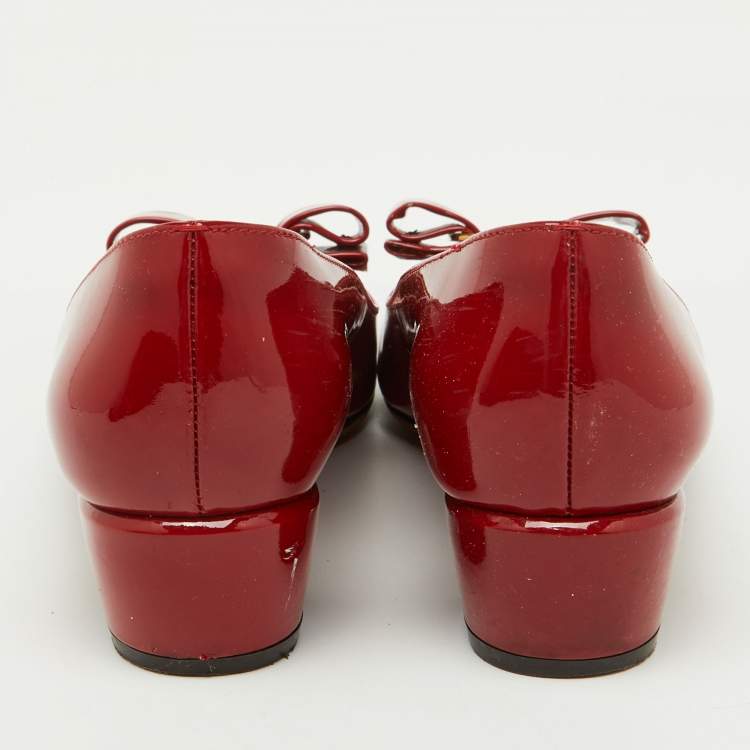 Pre Owned Salvatore Ferragamo Red Patent Leather Vara Bow Pumps Size 37.5