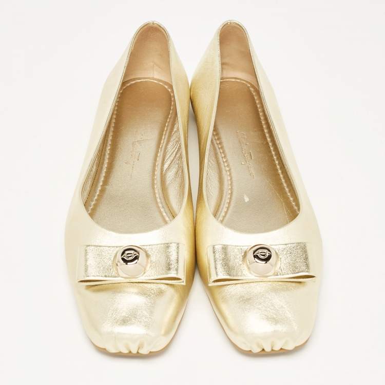 Pre Owned Salvatore Ferragamo Gold Leather Ballet Flats Size 40.5