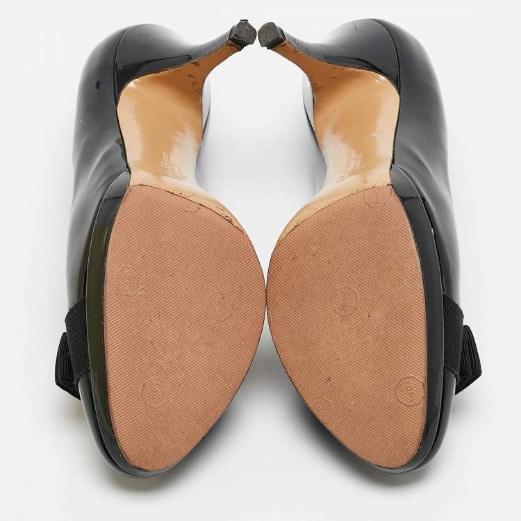 Pre Owned Salvatore Ferragamo Black Patent Leather Vara Bow Pumps Size 37.5