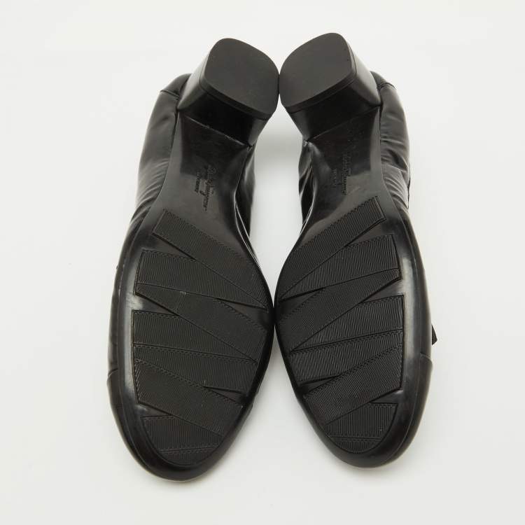 Pre Owned Salvatore Ferragamo Black Patent Leather Vara Bow Block Heel Pumps Size 39.5