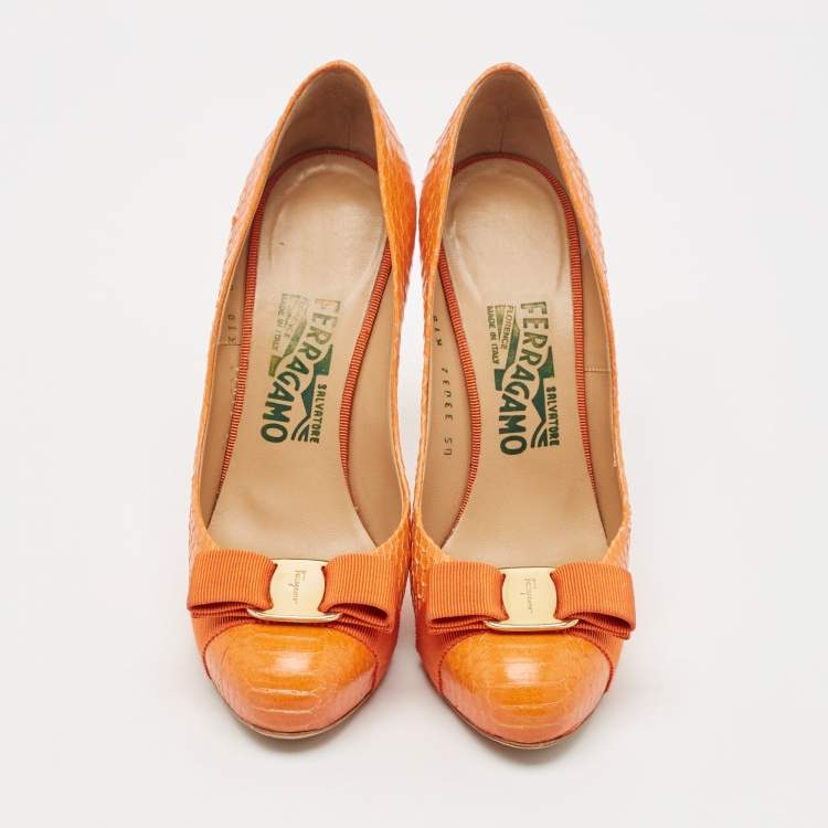 Pre Owned Salvatore Ferragamo Orange Snakeskin Vara Bow Pumps Size 37