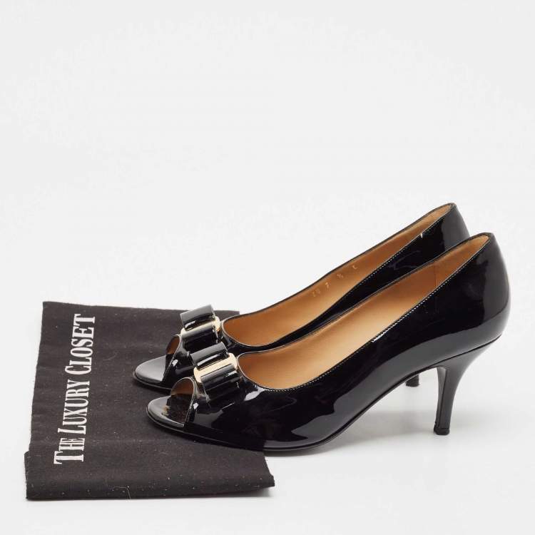 Pre Owned Salvatore Ferragamo Black Patent Leather Vara Bow Peep Toe Pumps Size 38