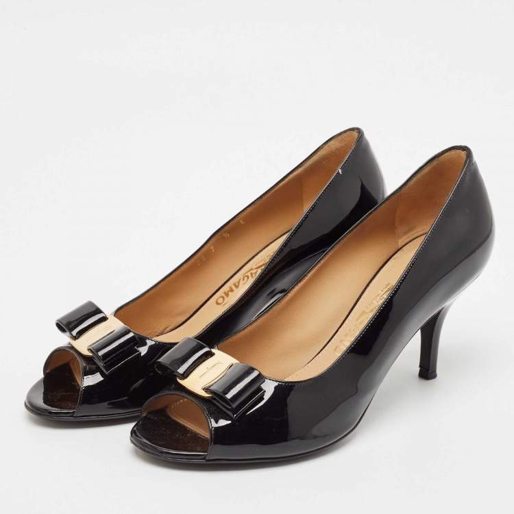 Pre Owned Salvatore Ferragamo Black Patent Leather Vara Bow Peep Toe Pumps Size 38