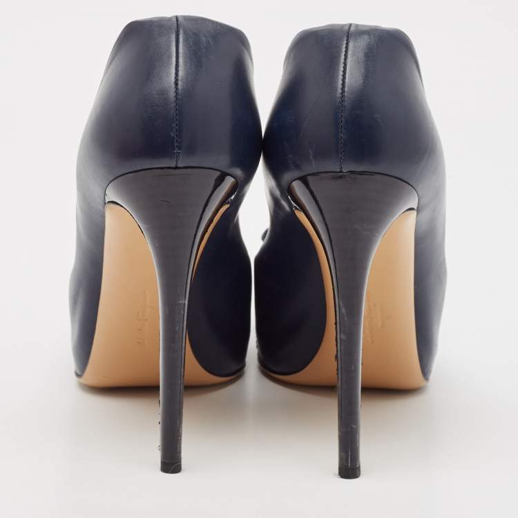 Pre Owned Salvatore Ferragamo Navy Blue Leather Vara Bow Pumps Size 41