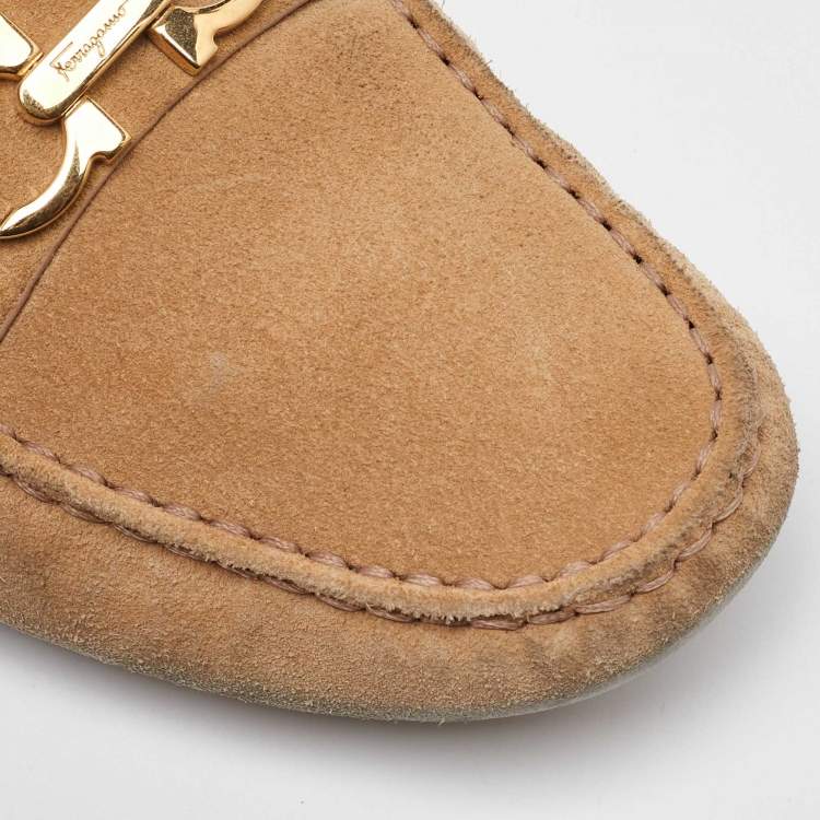 Pre Owned Salvatore Ferragamo Beige Suede Slip On Gancini Loafers Size 40