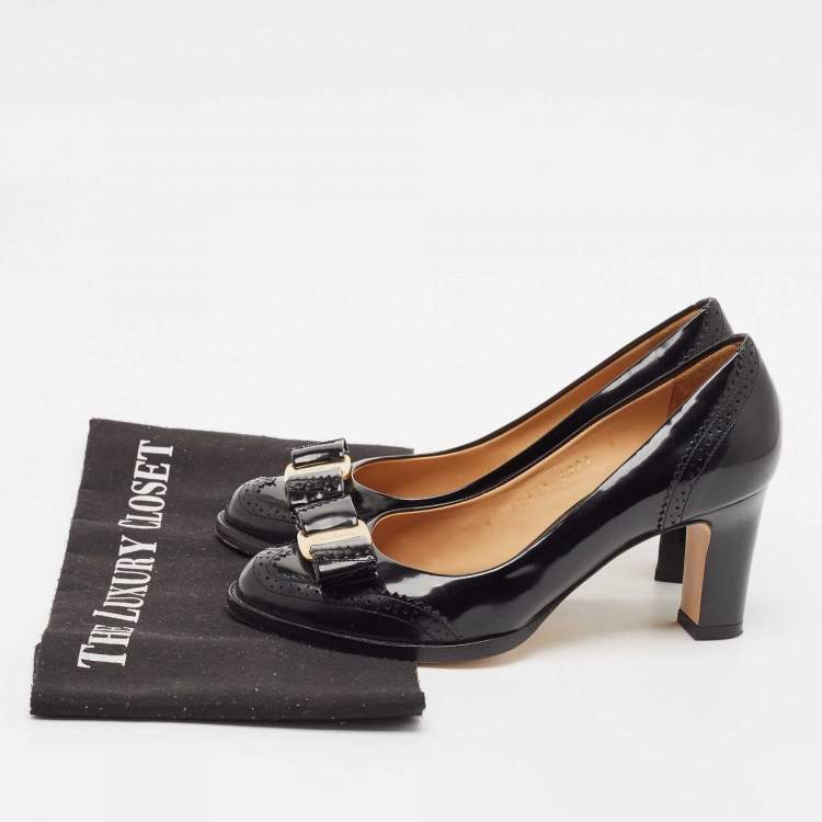 Pre Owned Salvatore Ferragamo Black Leather Brogue Vara Bow Pumps Size 35.5