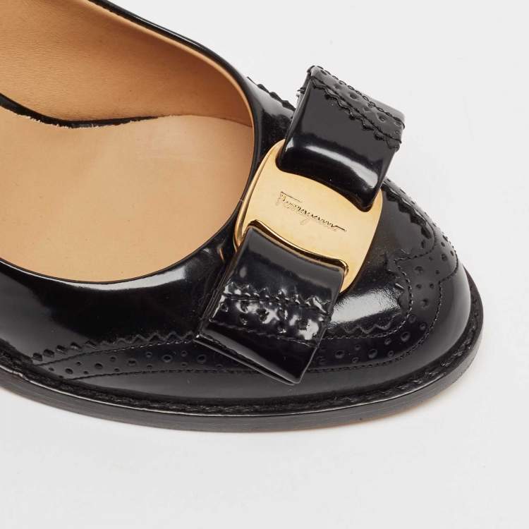 Pre Owned Salvatore Ferragamo Black Leather Brogue Vara Bow Pumps Size 35.5