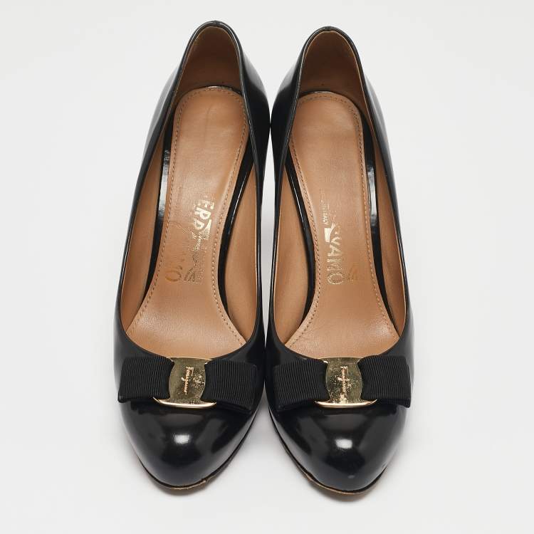 Pre Owned Salvatore Ferragamo Black Leather Vara Bow Pumps Size 37