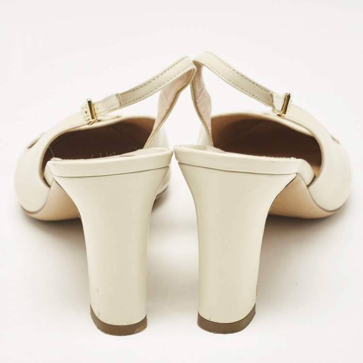 Pre Owned Salvatore Ferragamo Cream/Navy Blue Leather Slingback Block Heel Pumps Size 40