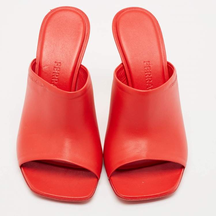 Pre Owned Salvatore Ferragamo Red Leather Astro Slide Sandals Size 36.5