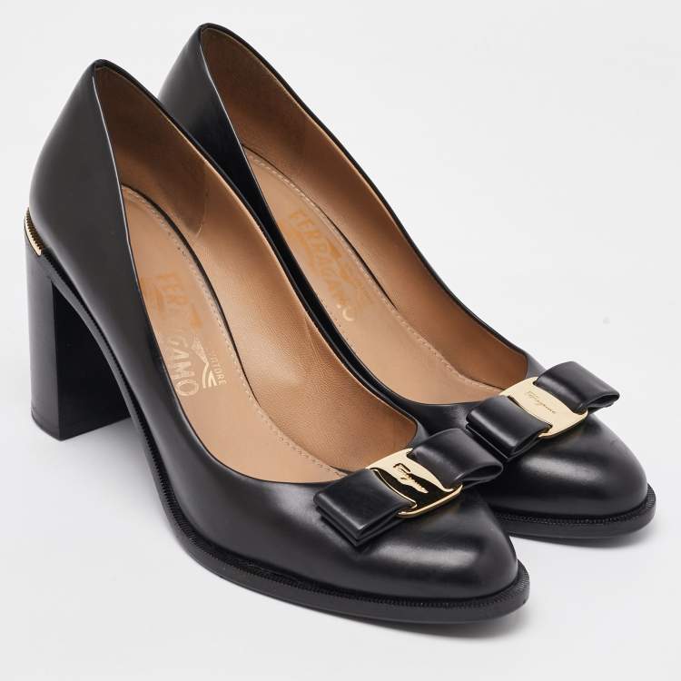 Pre Owned Salvatore Ferragamo Black Leather Vara Bow Block Heel Pumps Size 39.5