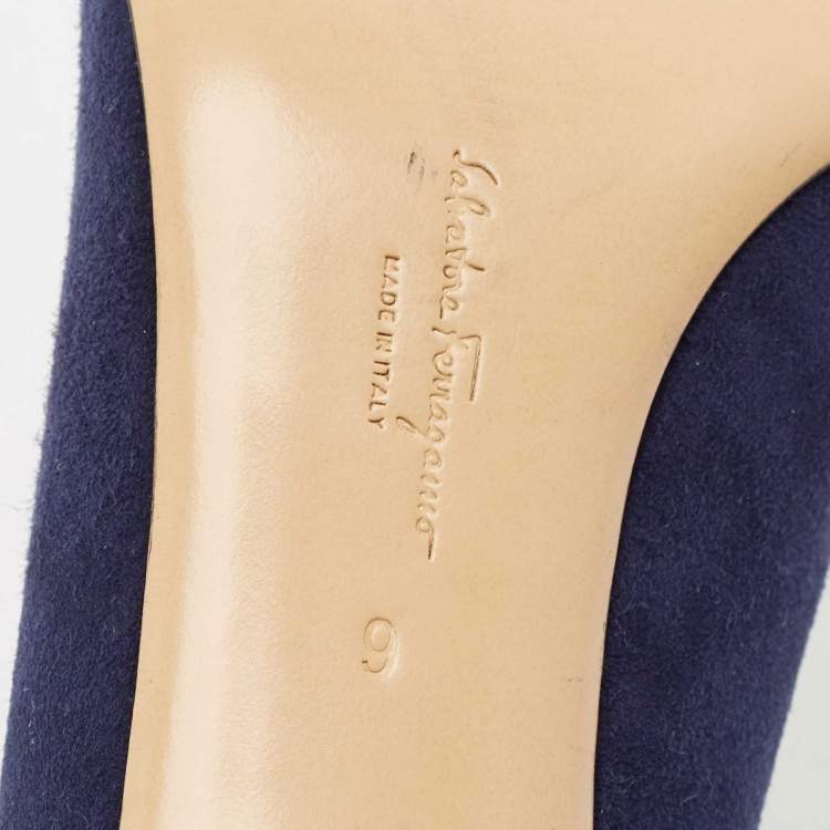 مملوكة مسبقًا Salvatore Ferragamo Navy Blue Suede Pointed Toe Pumps Size 39.5