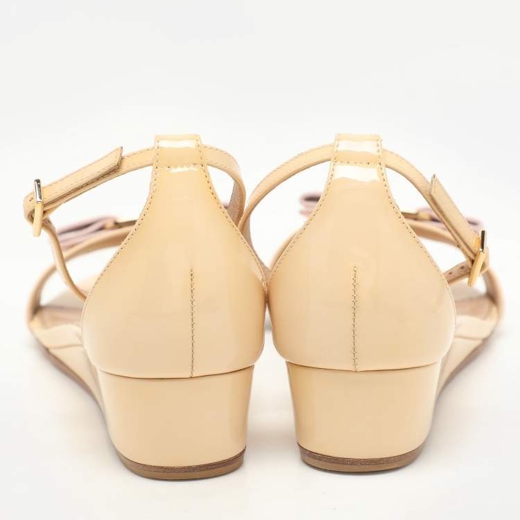 Pre Owned Salvatore Ferragamo Light Beige Patent Leather Margot Wedge Sandals Size 38