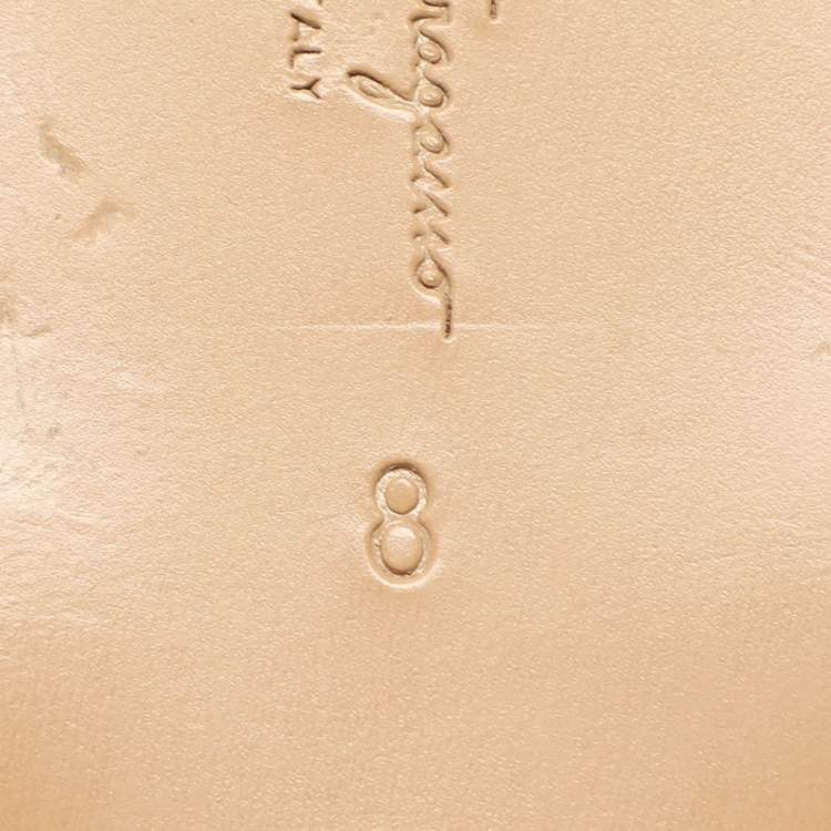 Pre Owned Salvatore Ferragamo Light Beige Leather Gancini Thong Flats Size 38.5
