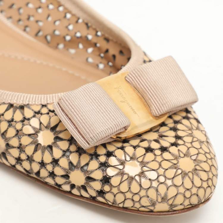 Pre Owned Salvatore Ferragamo Beige Patent Leather Laser Cut Vara Bow Ballet Flats Size 38