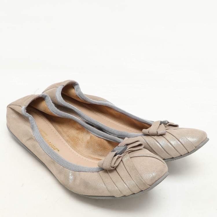Pre Owned Salvatore Ferragamo Metallic Beige Suede Vara Bow Scrunch Ballet Flats Size 38