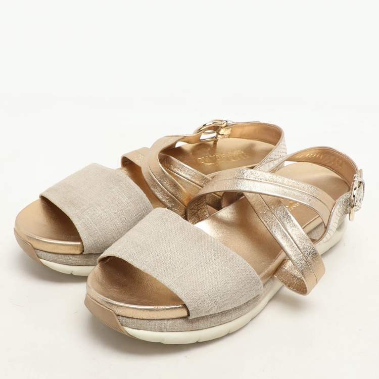 Pre Owned Salvatore Ferragamo Beige/Gold Canvas and Leather Gancini Platform Sandals Size 39