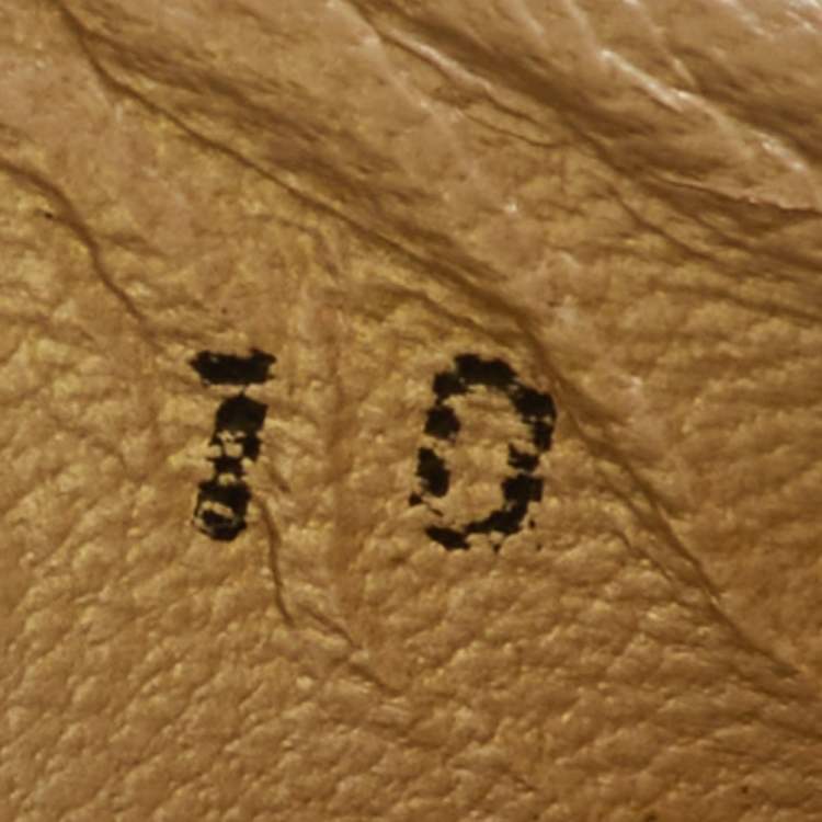 Pre Owned Salvatore Ferragamo Grey Leather Round Toe Pumps Size 40.5