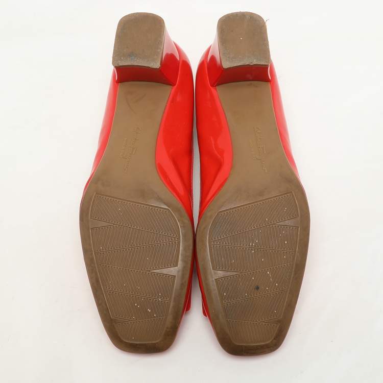 Pre Owned Salvatore Ferragamo Red Patent Leather Elinda Block Heel Bow Pumps Size 39.5