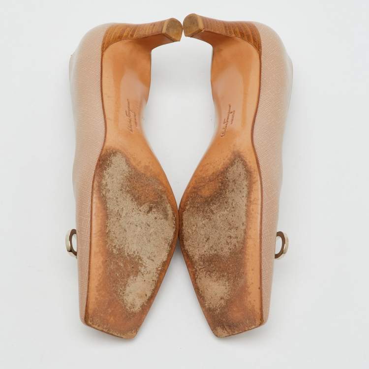 Pre Owned Salvatore Ferragamo Beige Leather Gancini Square Toe Pumps Size 37