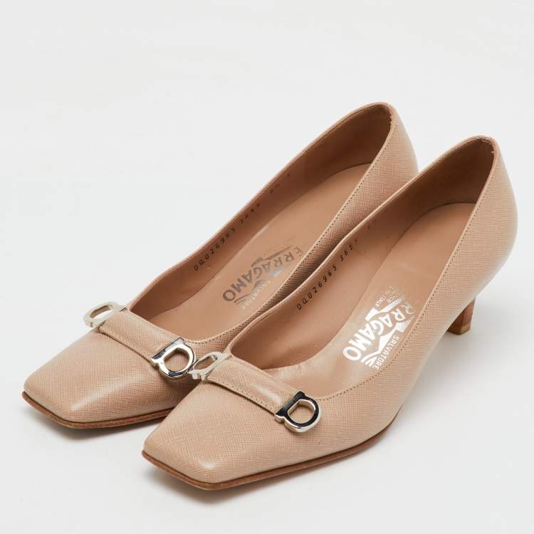 Pre Owned Salvatore Ferragamo Beige Leather Gancini Square Toe Pumps Size 37