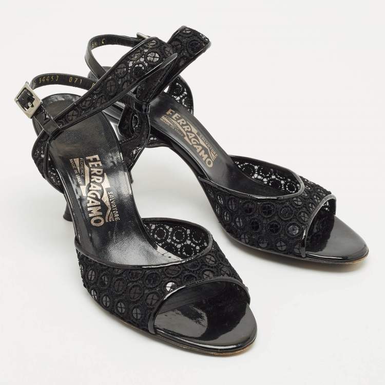 مملوكة مسبقًا Salvatore Ferragamo Black Mesh and Patent Leather Slingback Sandals Size 39