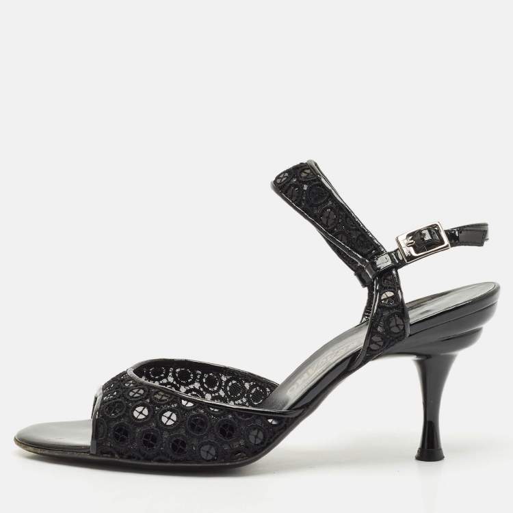 مملوكة مسبقًا Salvatore Ferragamo Black Mesh and Patent Leather Slingback Sandals Size 39
