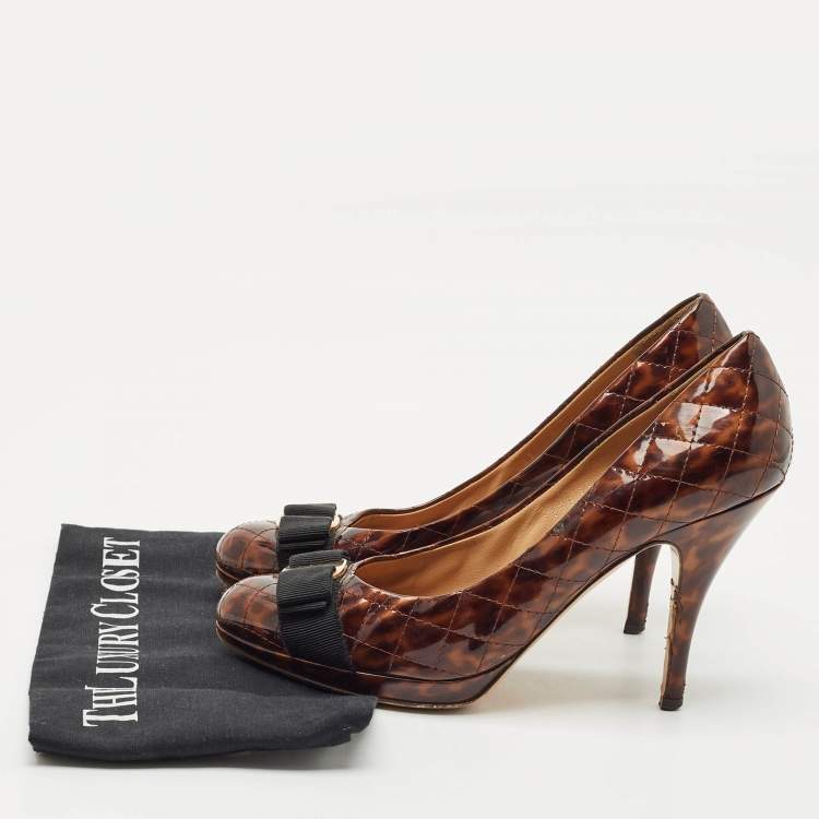Pre Owned Salvatore Ferragamo Brown Patent Leather Vara Bow Pumps Size 39