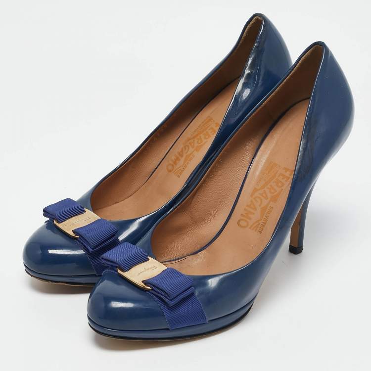 Pre Owned Salvatore Ferragamo Blue Patent Leather Vara Bow Pumps Size 39