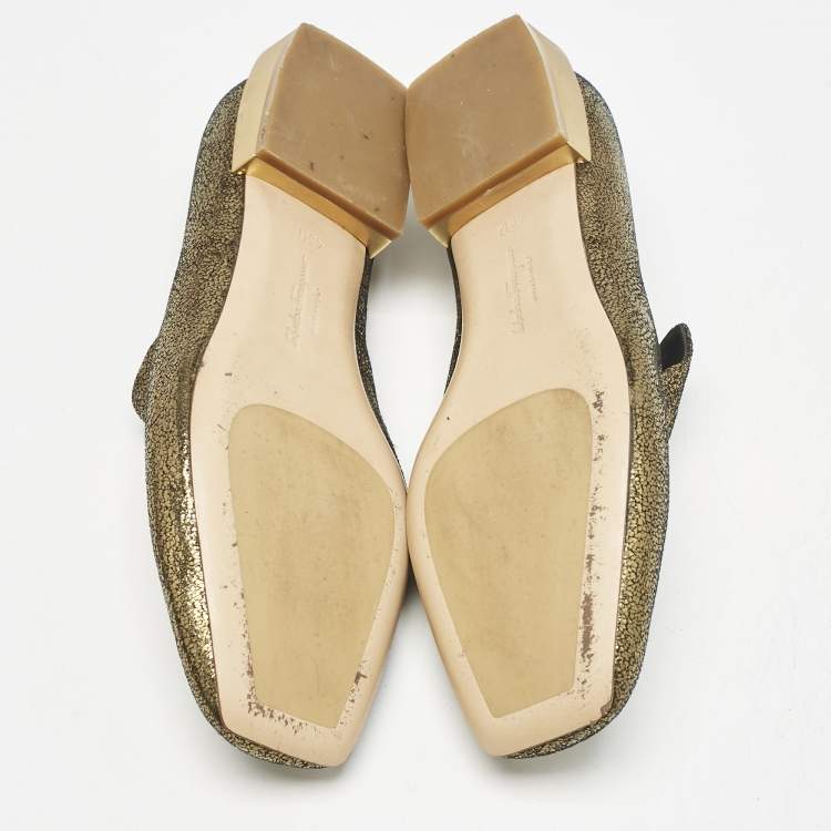 Pre Owned Salvatore Ferragamo Gold Foil Leather Lana Loafers Size 35