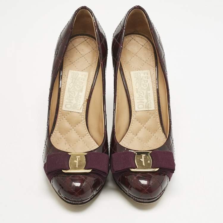 Pre Owned Salvatore Ferragamo Burgundy Quilted Patent Leather Vara Bow Pumps Size 36.5