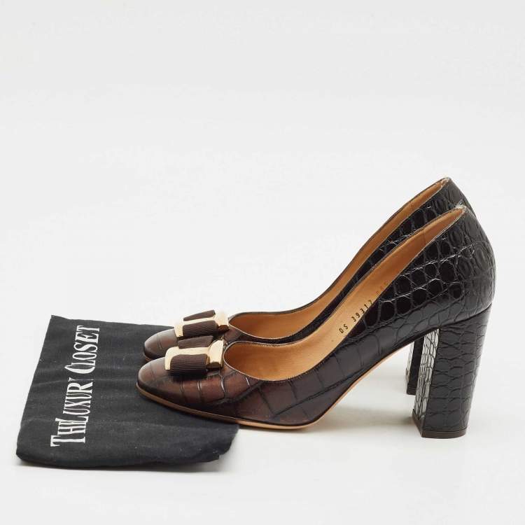 Pre Owned Salvatore Ferragamo Brown Alligator Leather Vara Bow Block Heel Pumps Size 39.5