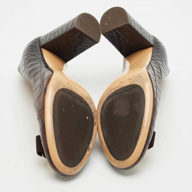 Pre Owned Salvatore Ferragamo Brown Alligator Leather Vara Bow Block Heel Pumps Size 39.5