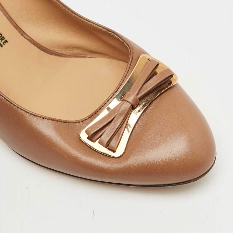 Pre Owned Salvatore Ferragamo Brown Leather Vara Bow Pumps Size 38.5