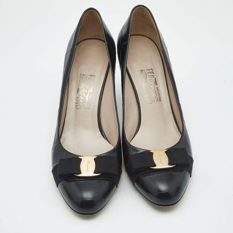 Pre Owned Salvatore Ferragamo Black Croc Embossed Leather Vara Bow Pumps Size 41.5