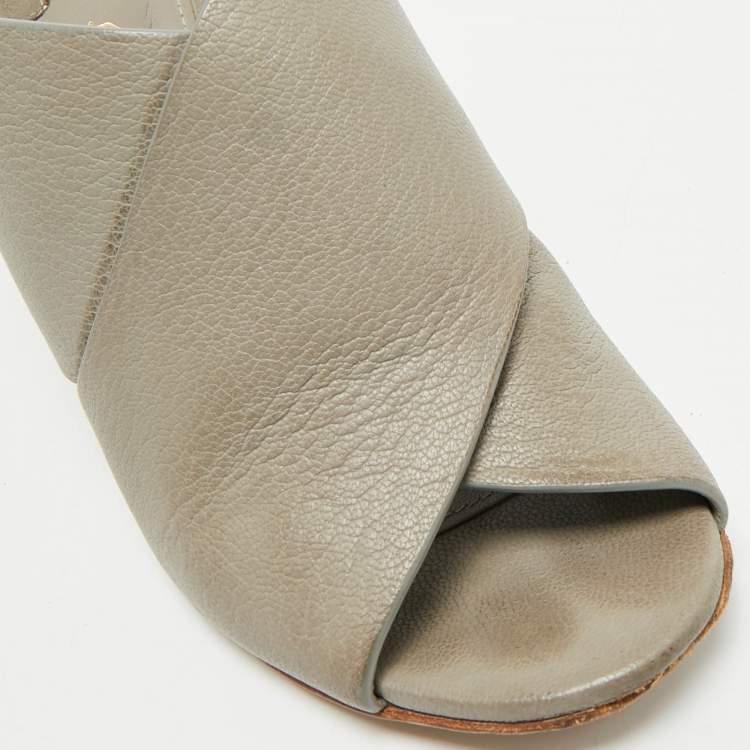 Pre Owned Salvatore Ferragamo Grey Leather Lasa Slide Sandals Size 37.5