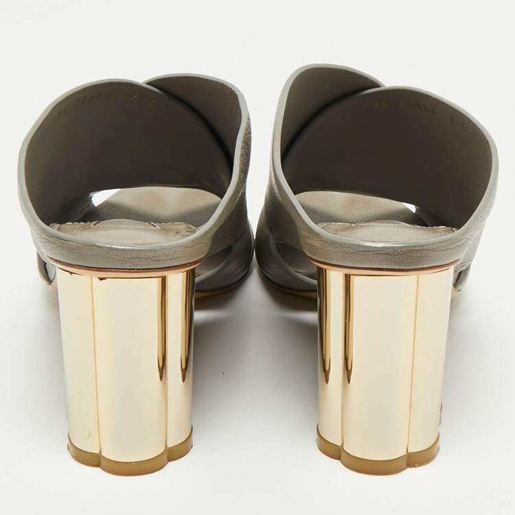 Pre Owned Salvatore Ferragamo Grey Leather Lasa Slide Sandals Size 37.5
