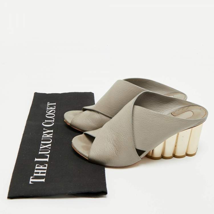 Pre Owned Salvatore Ferragamo Grey Leather Lasa Slide Sandals Size 37.5