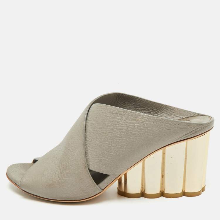 Pre Owned Salvatore Ferragamo Grey Leather Lasa Slide Sandals Size 37.5