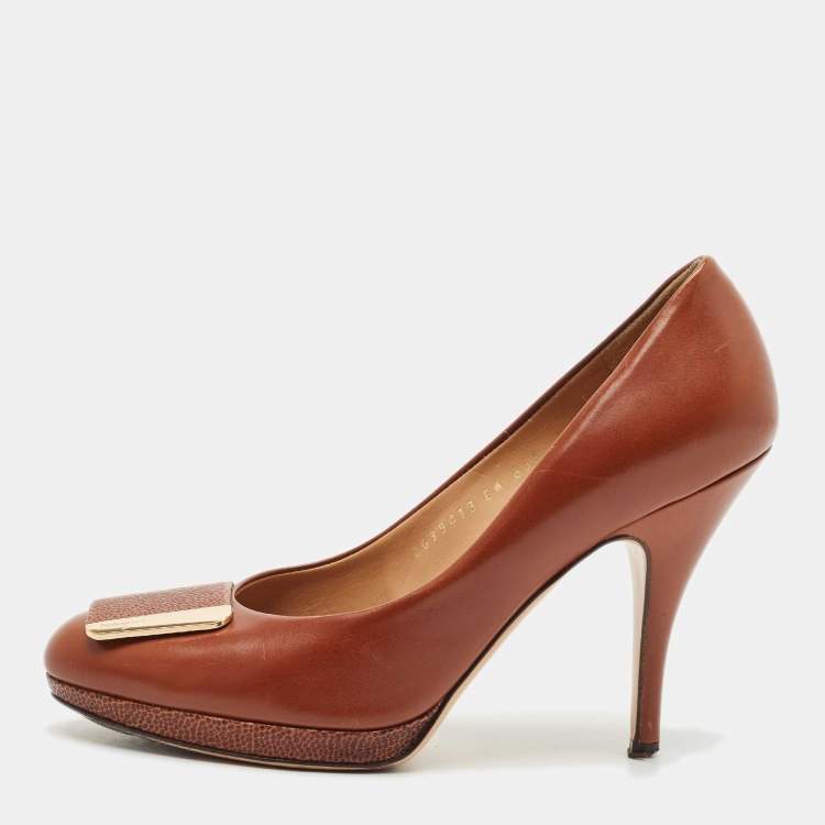 Pre Owned Salvatore Ferragamo Brown Leather Buckle Detail Pumps Size 39