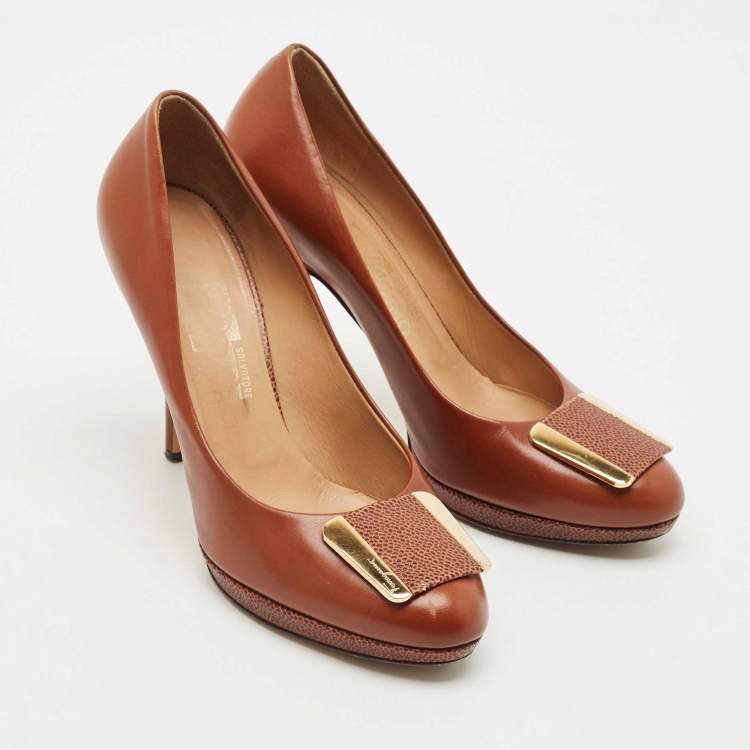 Pre Owned Salvatore Ferragamo Brown Leather Buckle Detail Pumps Size 39