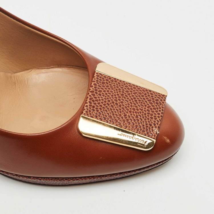 Pre Owned Salvatore Ferragamo Brown Leather Buckle Detail Pumps Size 39