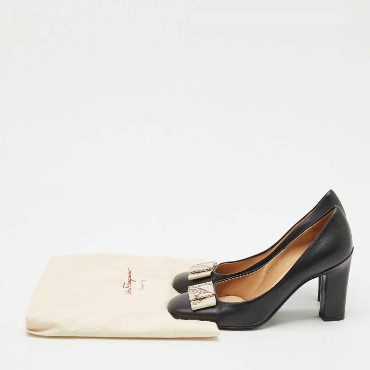 Pre Owned Salvatore Ferragamo Black Leather Vara Bow Block Heels Pumps Size 38.5